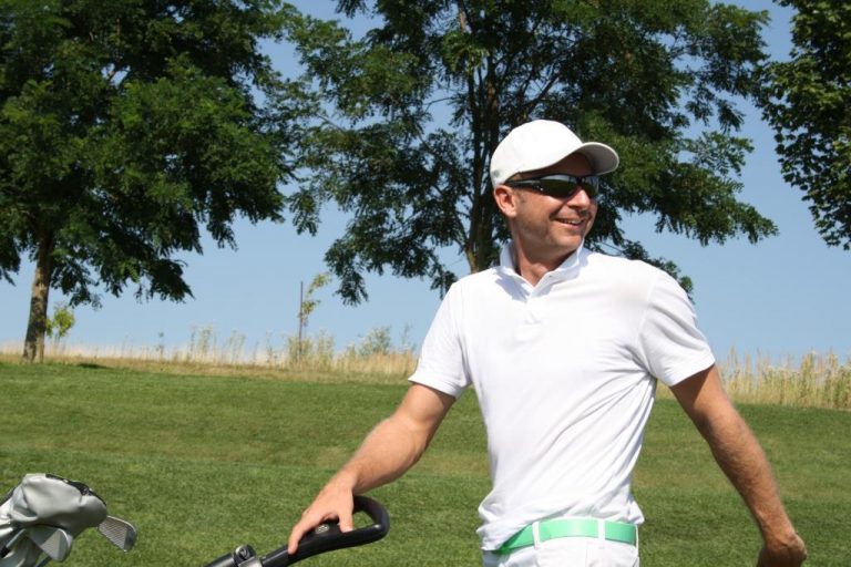 Christoph Pfau gewinnt im Stechen im Golfpark Metzenhof