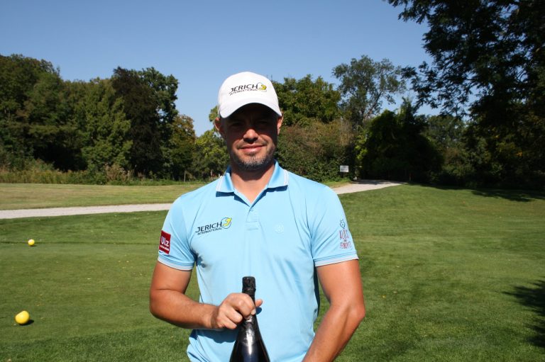 Jürgen Maurer gewinnt im GC Schönborn